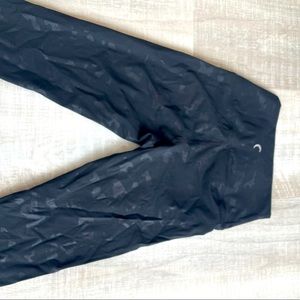 Zyia metallic camo legging